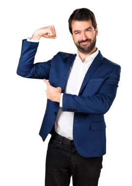 Yakışıklı adam güçlü bir jest yapma