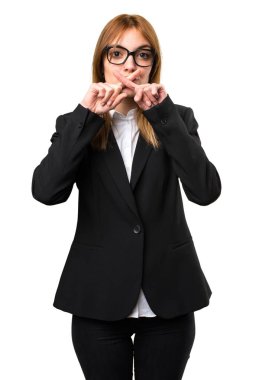 Sessizlik jest yapma genç iş kadını