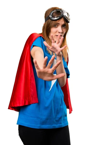 Asustada chica superhéroe bastante — Foto de Stock