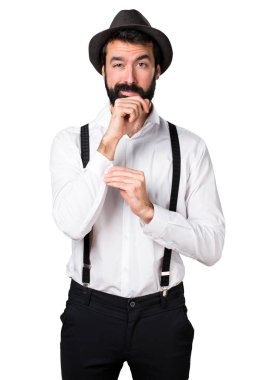 Sakallı yakışıklı hipster adam