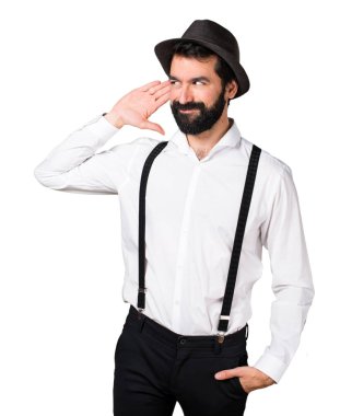 Bir şey dinlerken sakallı hippi adam
