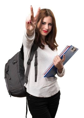 Zafer jest yaparak öğrenci kadın