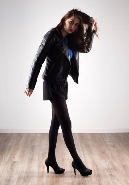 Deri ceket kadınla güzel model