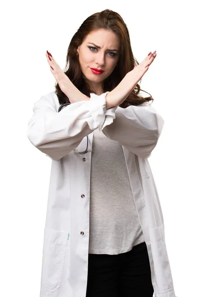 Médico mulher fazendo nenhum gesto — Fotografia de Stock