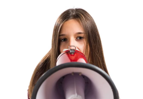Jovem adolescente gritando por megafone — Fotografia de Stock