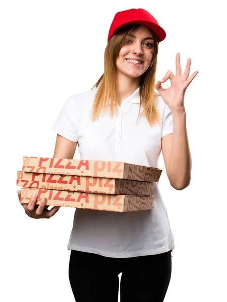 Mujer de entrega de pizza haciendo señal OK — Foto de Stock