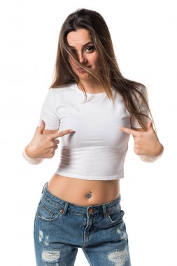 Genç güzel kız sürpriz jest yapma