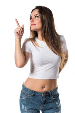 Genç güzel kız yukarı dönük