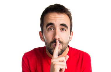 Esmer adam yapma sessizlik jest