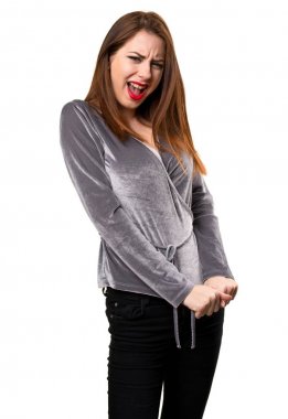 Güzel genç kız bağırarak