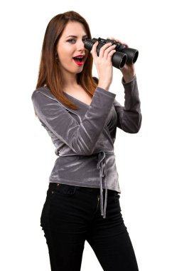 güzel genç kız ile dürbün