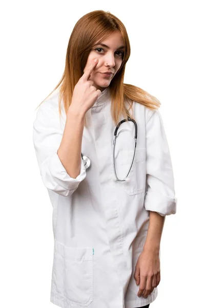Młody lekarz kobieta pokazując coś — Zdjęcie stockowe