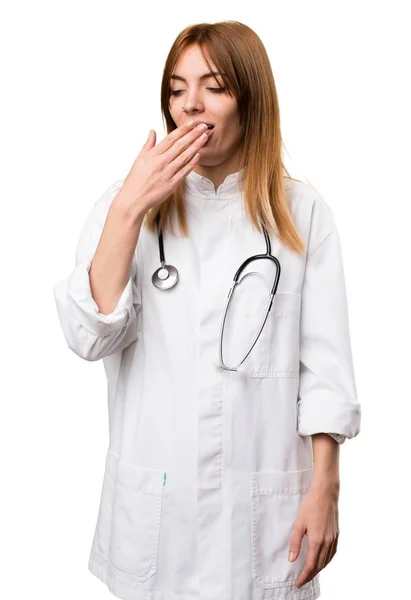 Fiatal orvos köhögés egy csomó nő — Stock Fotó