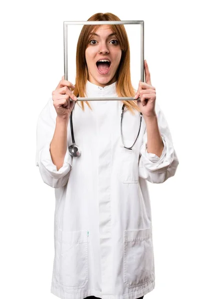 Jovem médico mulher com quadro — Fotografia de Stock