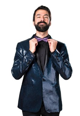 Payet ceket ile mutlu yakışıklı adam