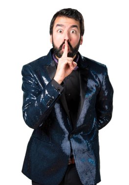 Sessizlik jest yapma payet ceket ile yakışıklı adam