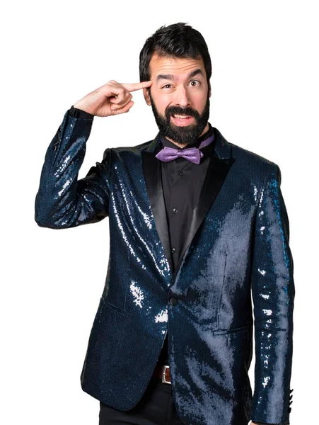 Jóképű férfi, hogy őrült gesztus flitter kabát — Stock Fotó