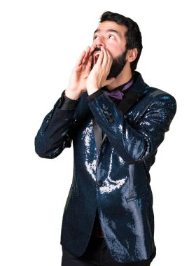 Payet ceket bağırarak ile yakışıklı adam