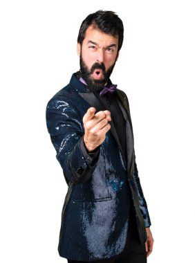 Payet ceket bağırarak ile yakışıklı adam