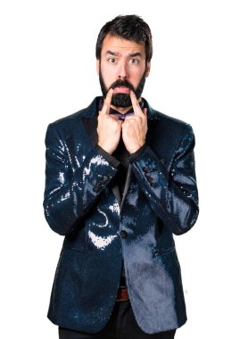 Payet ceket ile üzgün yakışıklı adam