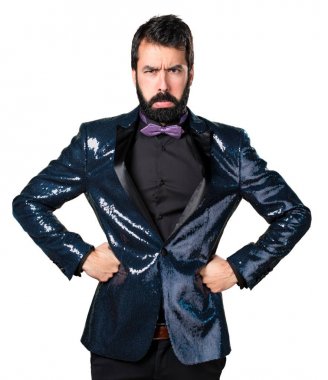 Payet ceket ile üzgün yakışıklı adam