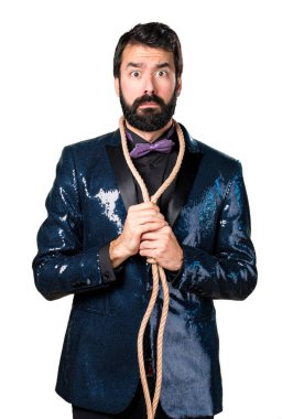 Slipknot boynundaki ceketle payet ile yakışıklı adam