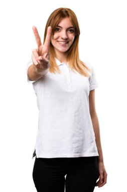 Güzel genç kız iki sayım