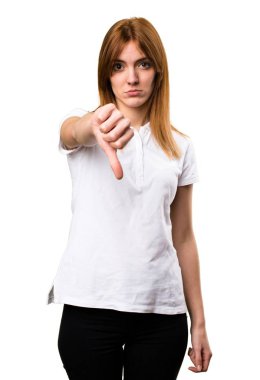 Güzel genç kız kötü sinyal verme