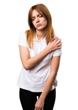 Güzel genç kız omuz ağrısı ile