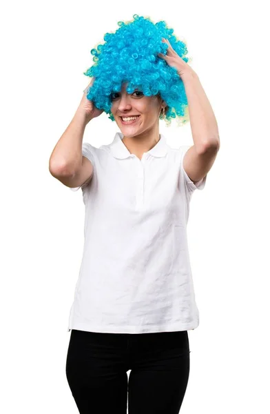 Jovem bonita feliz com cabelo azul — Fotografia de Stock