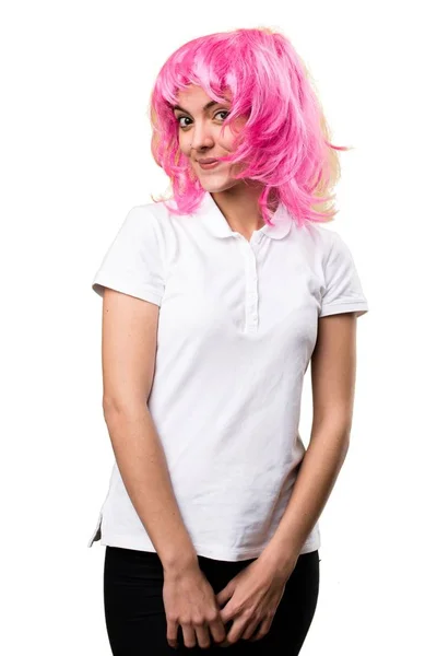 Счастливая девочка с розовыми волосами — стоковое фото