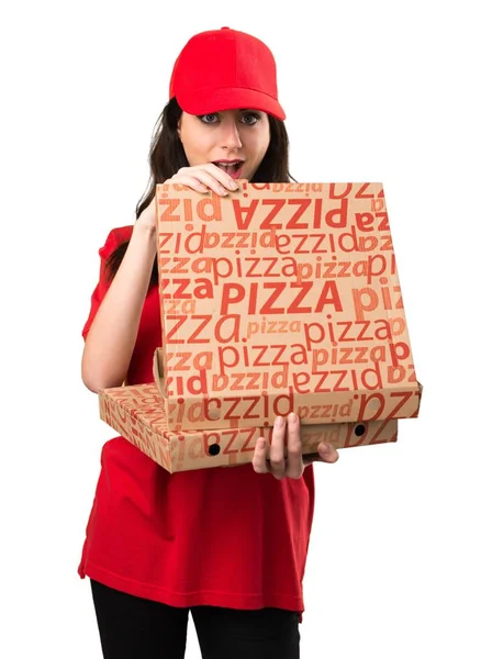 Mulher de entrega de pizza fazendo gesto surpresa — Fotografia de Stock