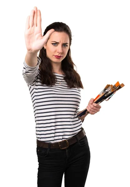 Joven artista mujer haciendo stop sign —  Fotos de Stock