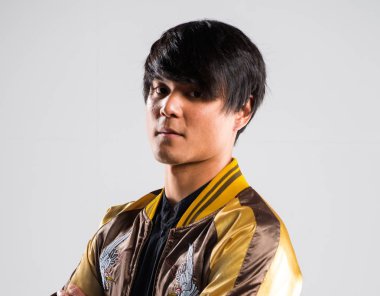 Asya yakışıklı modeli adam Studio