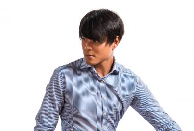 Asya yakışıklı modeli adam Studio