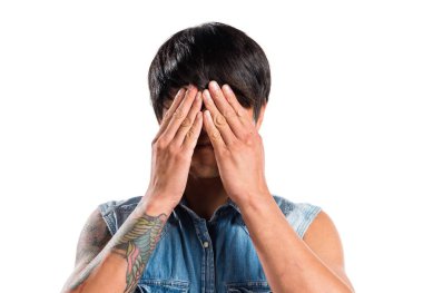 Asya yakışıklı adam gözlerini kapsayan