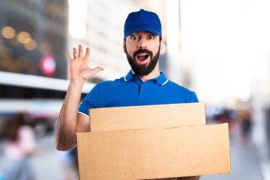 Teslimatçı sürpriz jest yapıyor