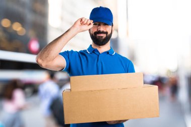 Sakallı yakışıklı delikanlı