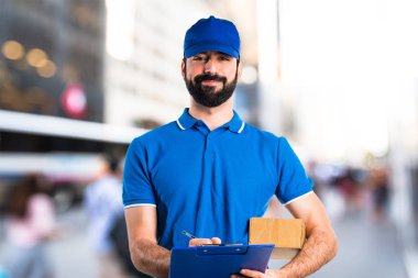 Teslimatçı ile ağıl