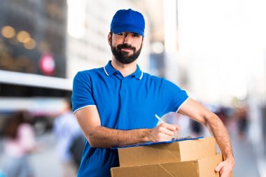 Teslimatçı ile ağıl