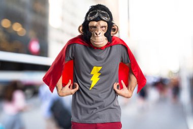 Sakallı yakışıklı delikanlı