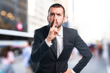 İşadamı yapım sessizlik jest