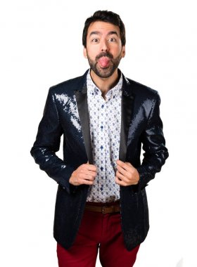 Adam onun dilini alarak ceket ile