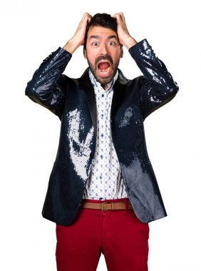 Ceket ile sinirli adam