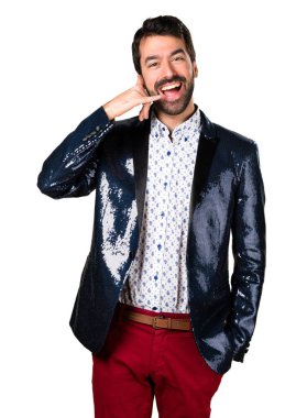 Adam telefonu jest yapma ceket ile