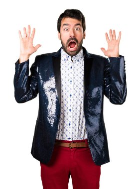 Sürpriz bir jest yapma ceket adamla