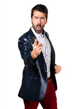 Ceket bağıran adamla