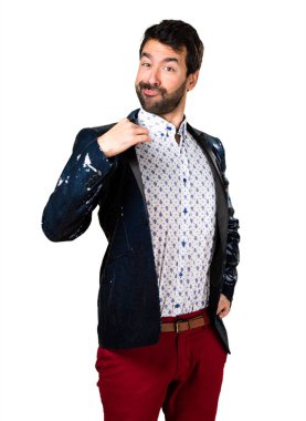 Adamın ceketi kendisiyle gurur ile