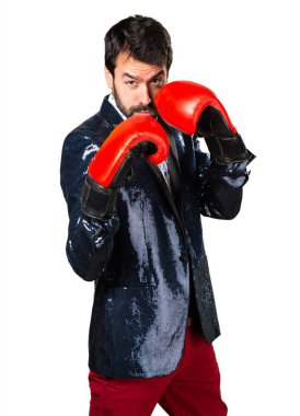 Ceket boks eldivenli adam