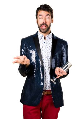 Şampanya ile ceket ile sarhoş adam